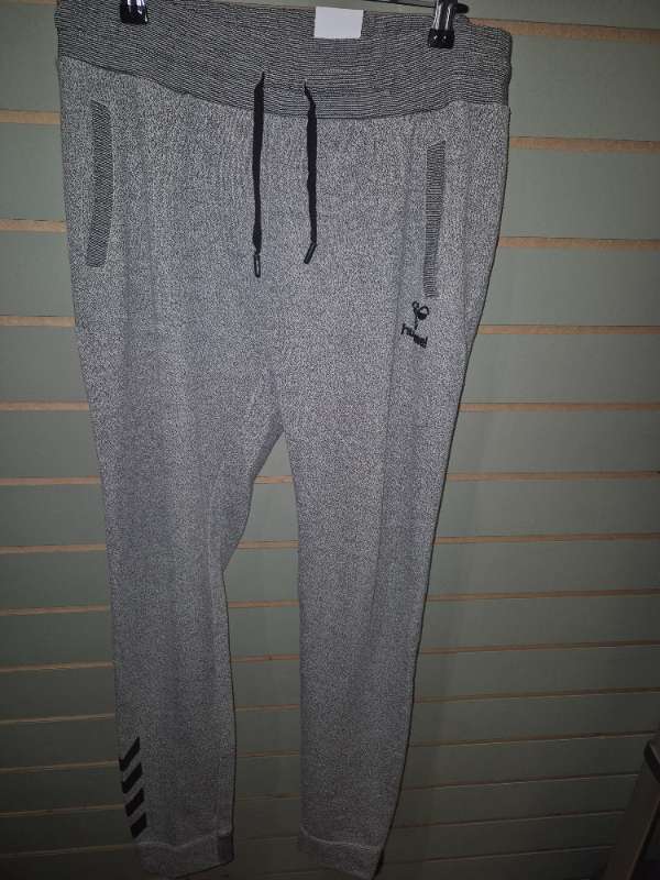 Hummel joggingbuxur ljósgráar