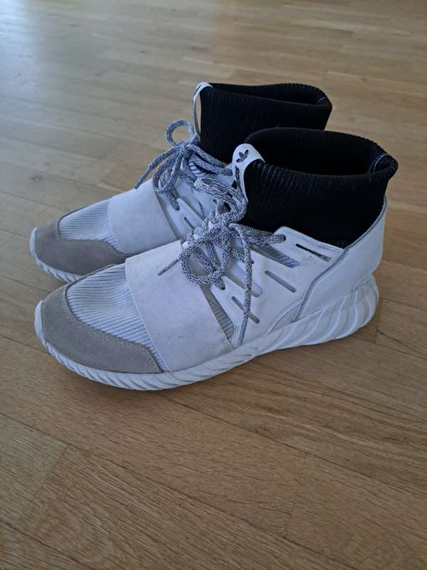 Adidas Tubular skór