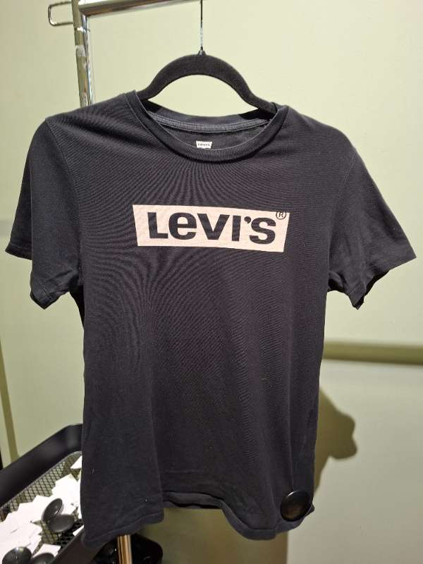 Levis