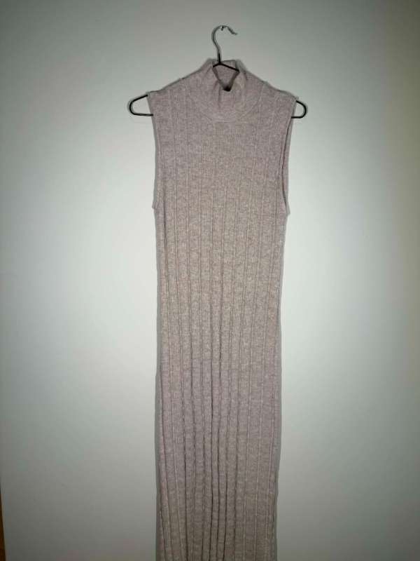 Zara Prjónaður beige síður kjóll