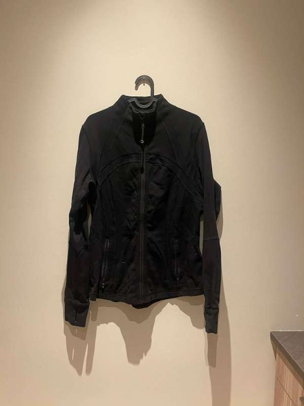 LuluLemon svört peysa