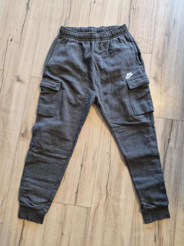 Gráar Nke joggingbuxur