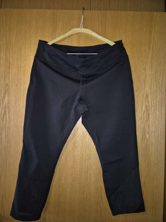 Nike dry fit kvartbuxur með neti neðst