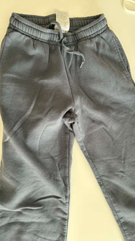 Gina Tricot joggingbuxur, blágráar