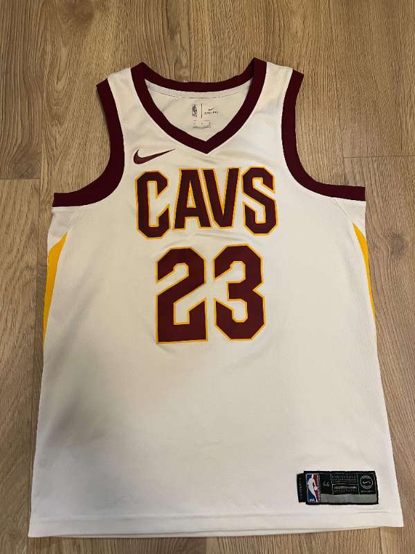 Lebron James Cavs treyja