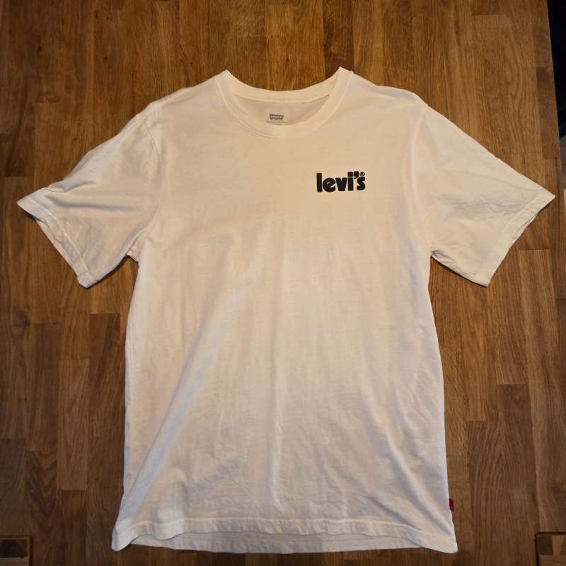 Levis bolur