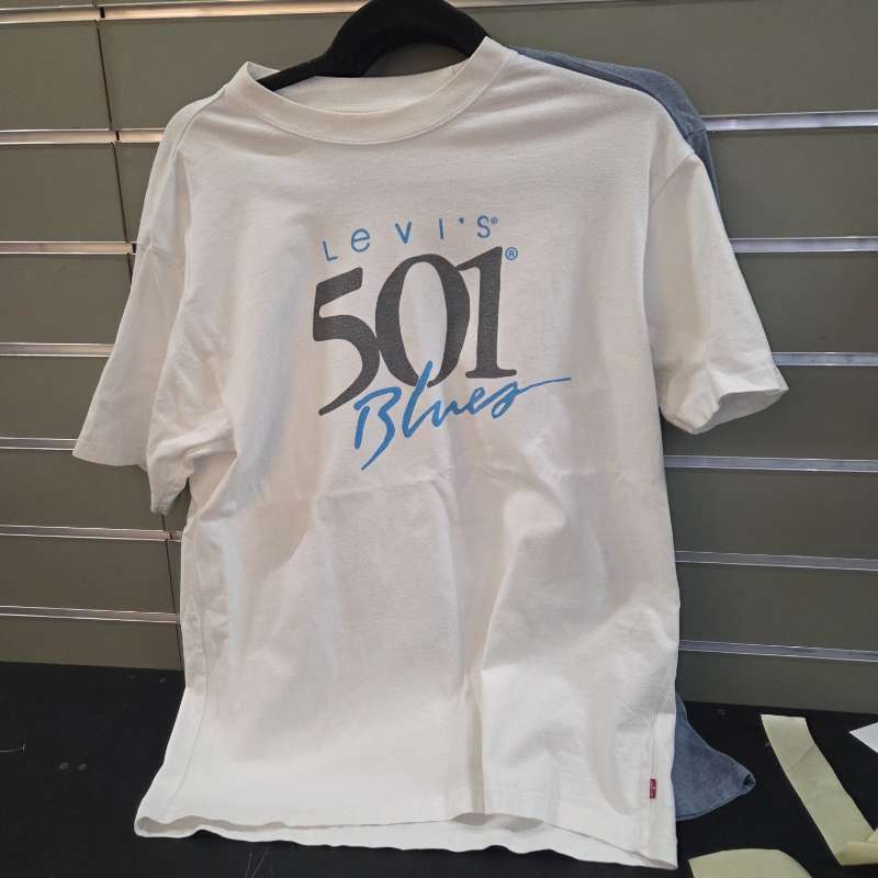 Levis bolur