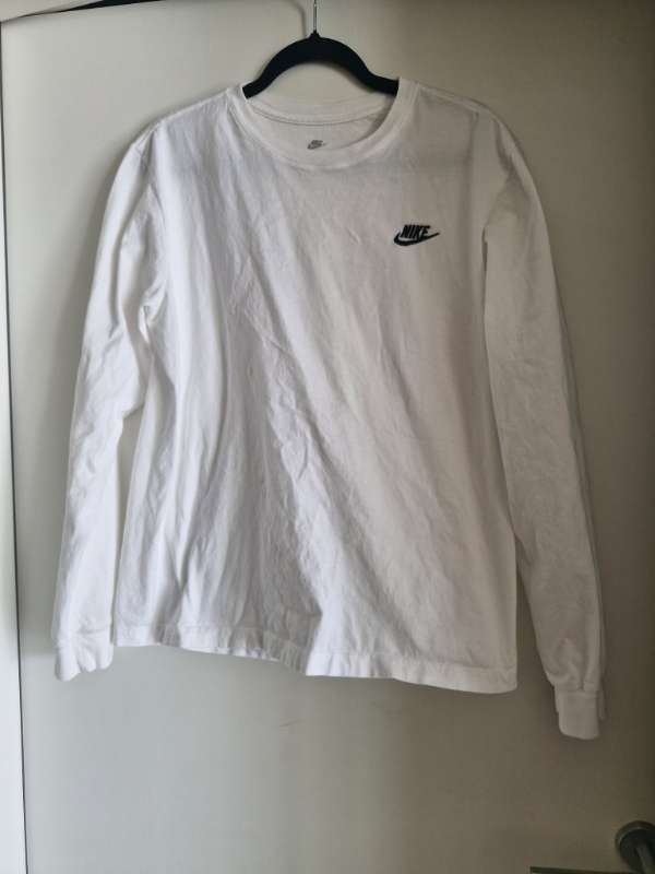 Nike hvítur síðermabolur