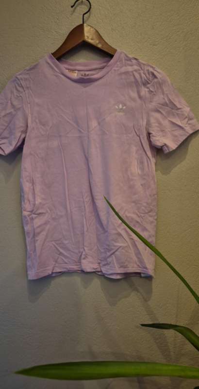 fjólublár adidas bolur
