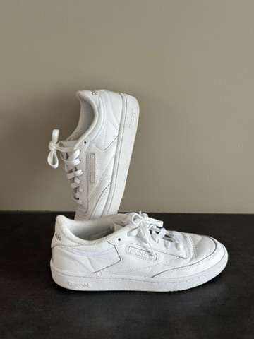 Reebok hvítir strigaskór