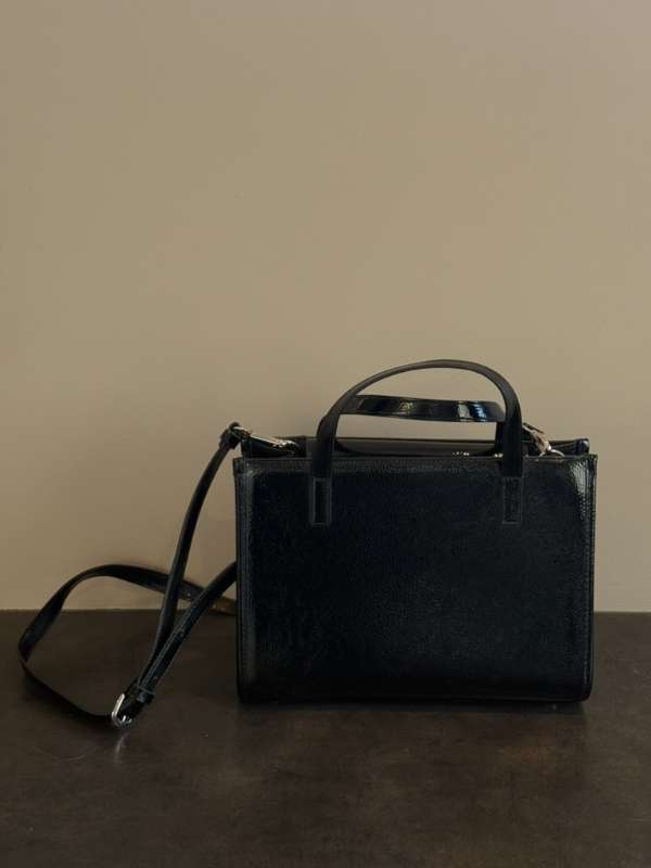 Urban Outfitters svart veski