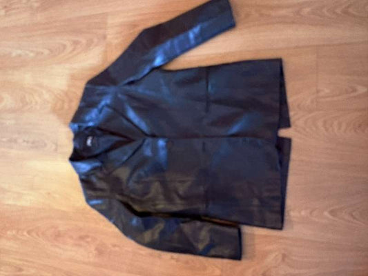 Urban outfitters leðurblazer