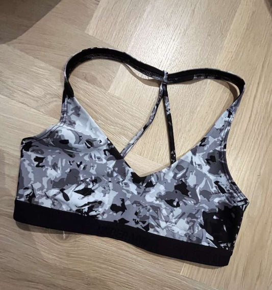 Under armour ræktartoppur með mynstri