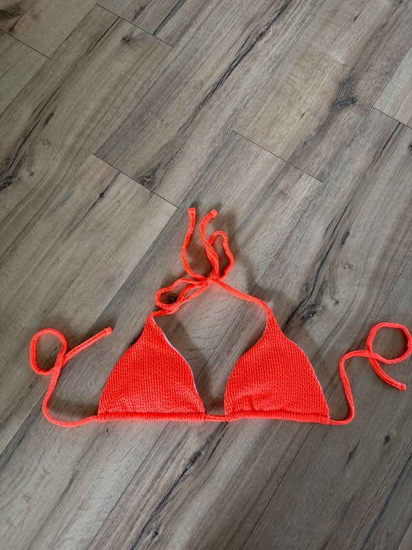Sætur Coral 🧡/🩷 Bikini Toppur👙
