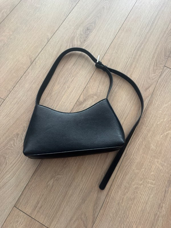 Gina tricot taska
