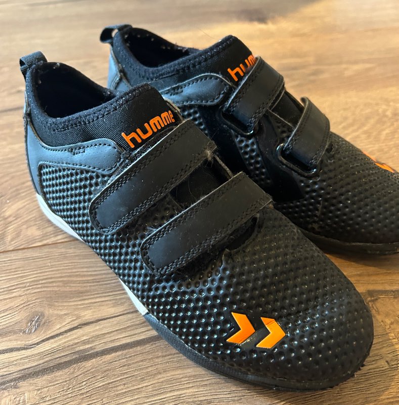 Hummel strigaskór 33