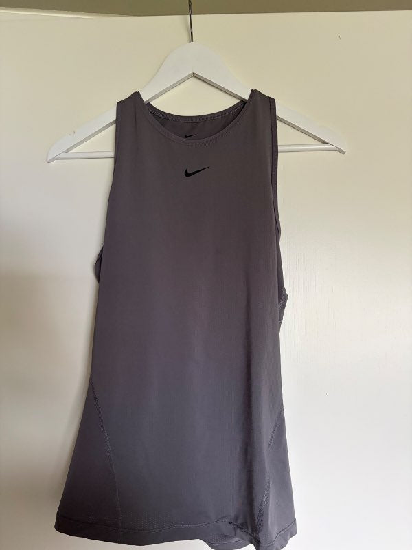 Nike hlýrabolur grár