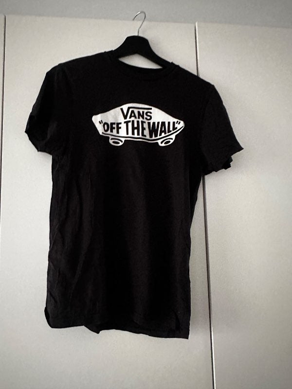 vans stuttermabolur