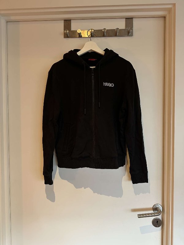 Hugo boss rennd hettupeysa