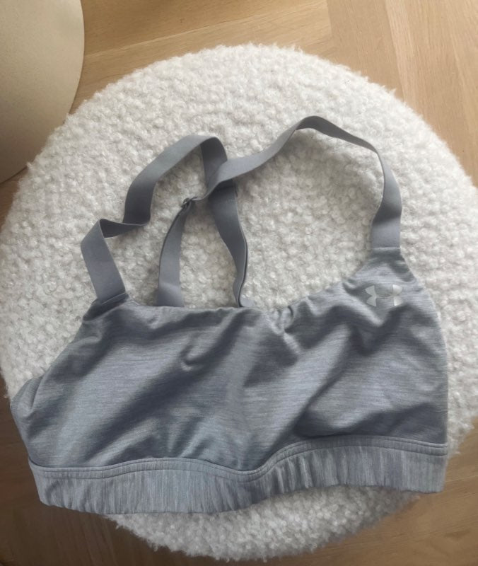 Grár under armour toppur