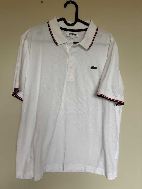LACOSTE polobolur hvítur