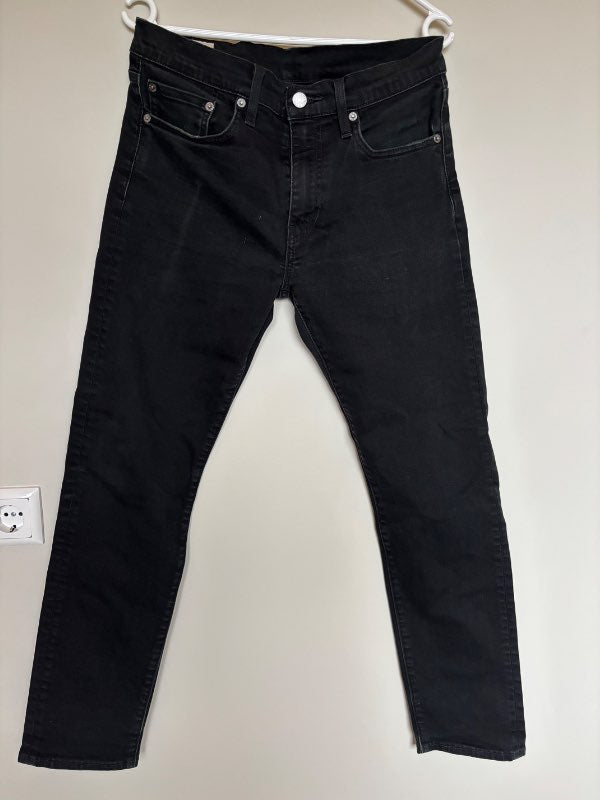 Levis 502” svartar