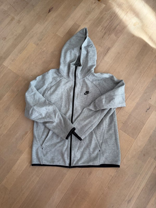 Nike Tech Fleece peysa J