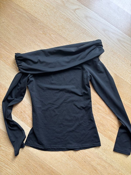 Júník offshoulder bolur