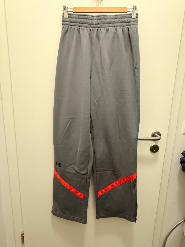UN sweaty pants/ L