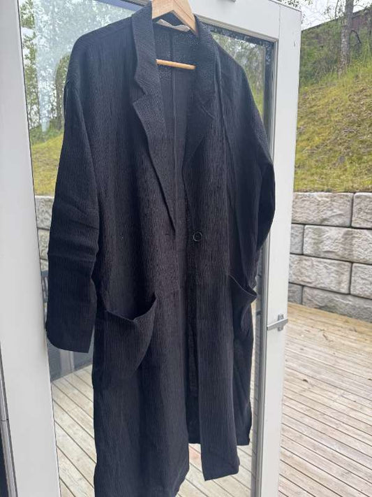 Zara svört létt/þunn kápa