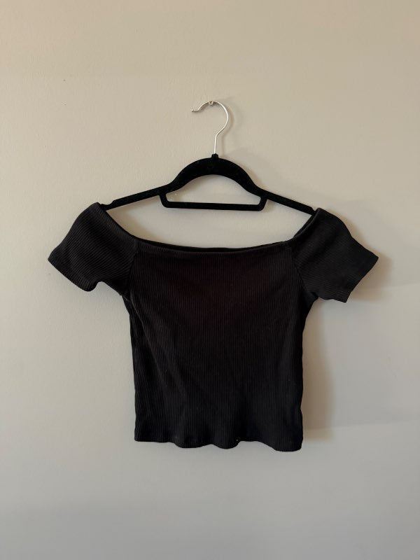 Off shoulder svartur