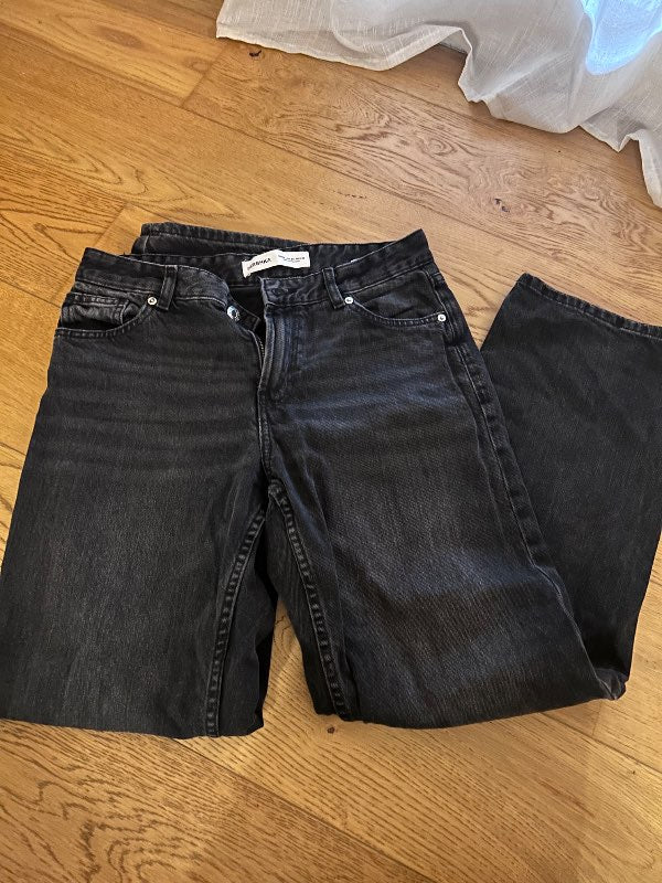 Gráar Bershka gallabuxur