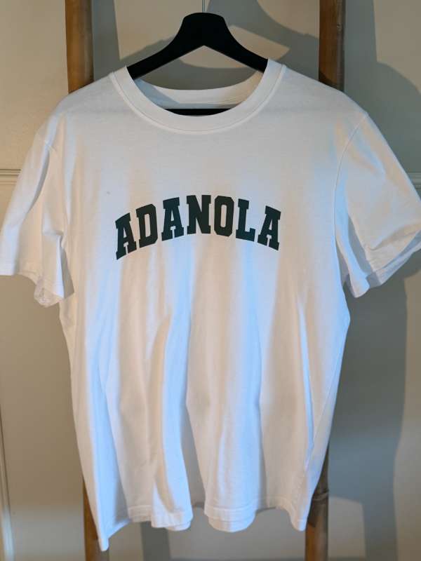 Hvítur Adanola bolur (sjá blett)