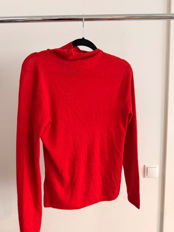 H&M rauð crewneck