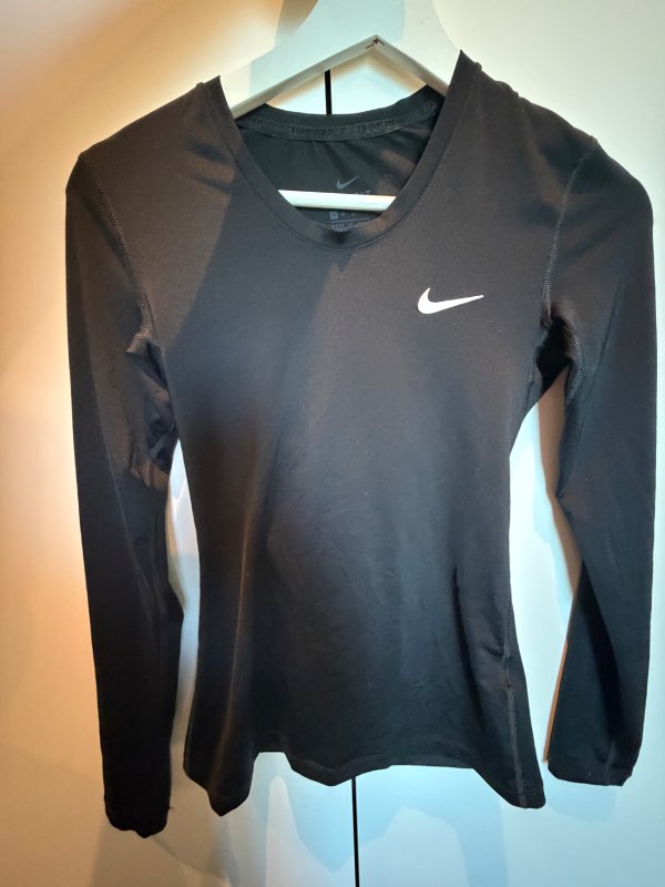 Nike peysa