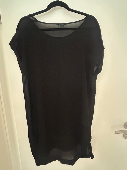 H&M svört síð blússa