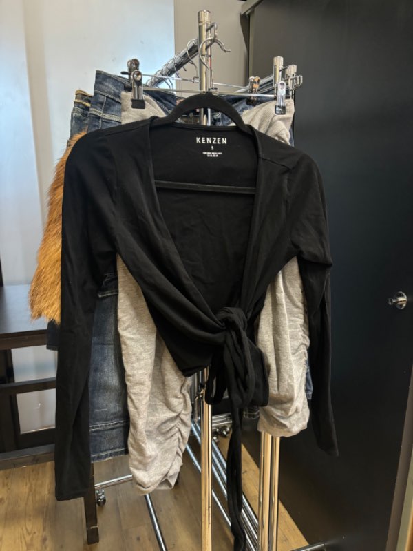 Kenzen wrap top