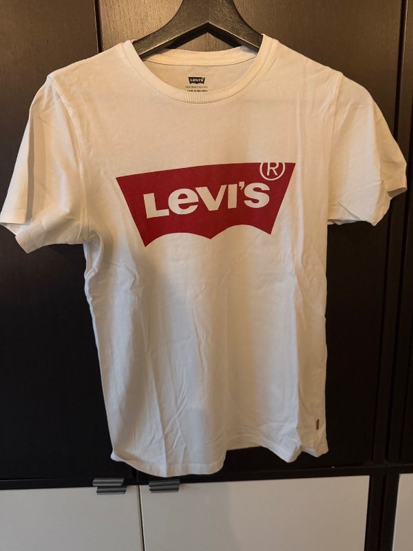 Levis bolur