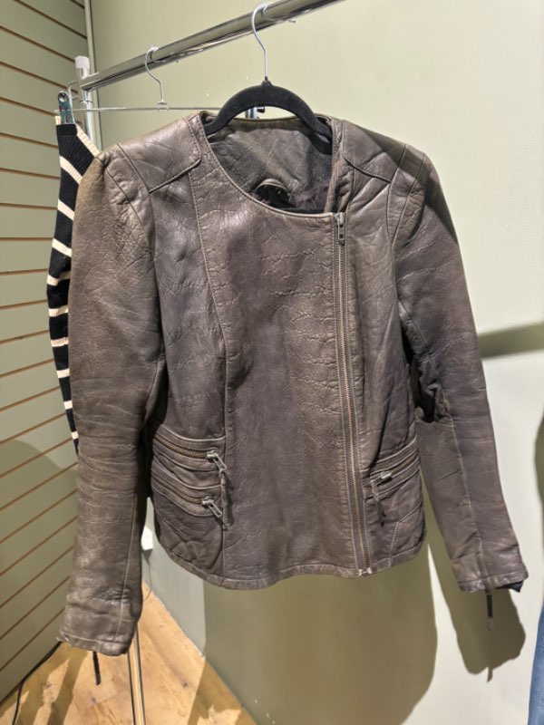 Leðurjakki olive green st 40