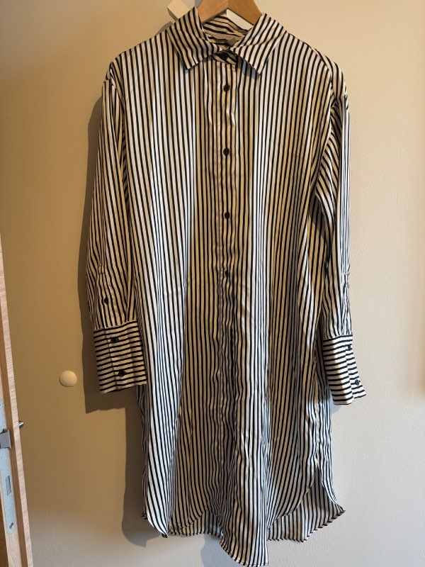 H&M röndótt skyrta