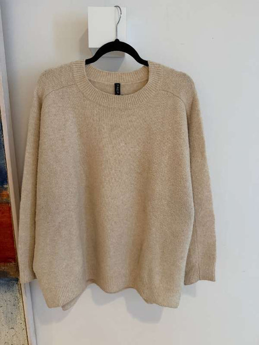 Beige peysa