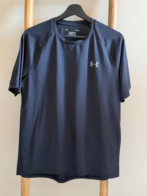 Under armour stuttermabolur