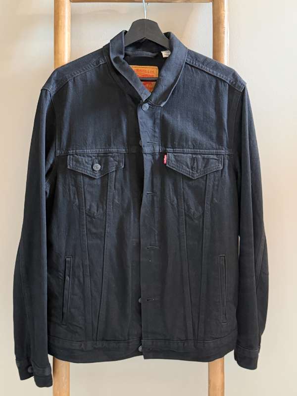 svartur Levis Gallajakki