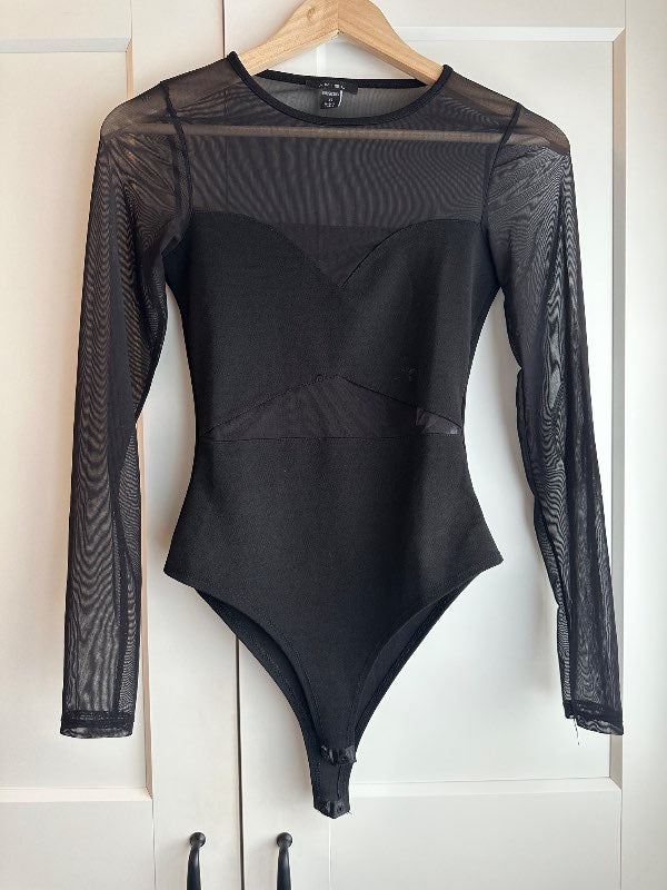 Júník svartur bodysuit