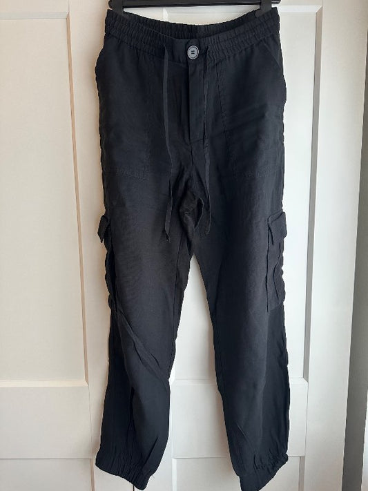 Zara svartar buxur með vösum