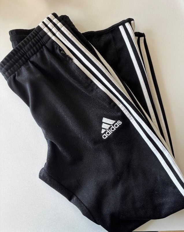 Adidas -svartar