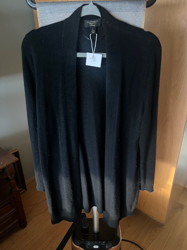 Cashmere peysa svört
