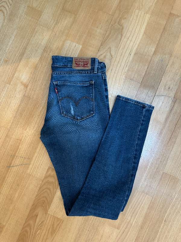 Levis 711 Skinny
