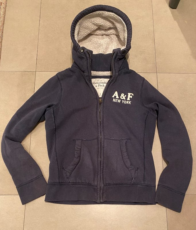 Abercrombie and Fitch peysa