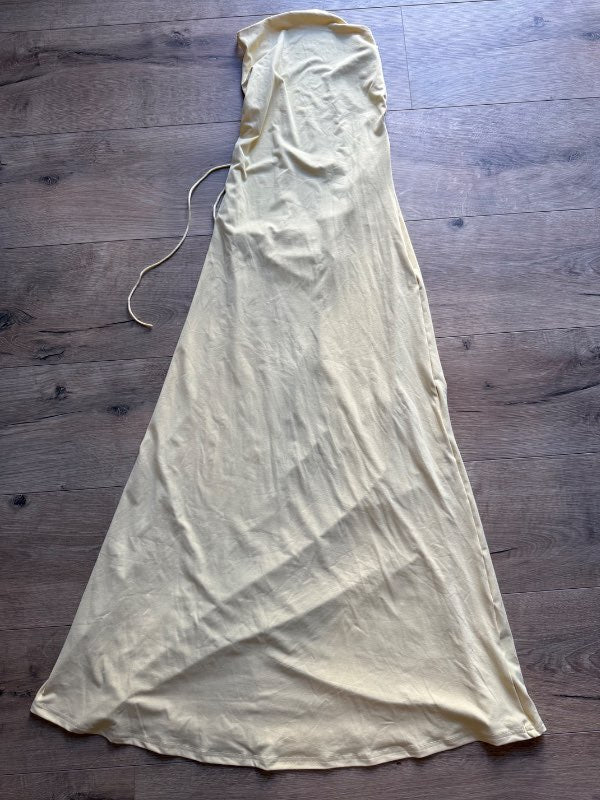 Shein kjóll opin i bakið
